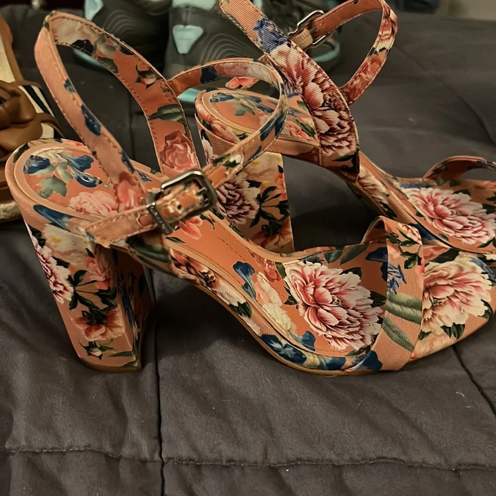 Gianni Bini summer dress shoes - Picture 3 of 4